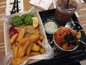 Tofu‘n‘Chips, Mac‘n‘Cheese and Ice Tea 😍 at By Chloe - Covent Garden in London