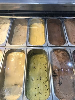 The 2 most popular vegan flavors are vegan mango and vegan chocolate which are mainly the vegan flavors in the display bar used for scooping.  at Nature's Organic Ice Cream in Fremont