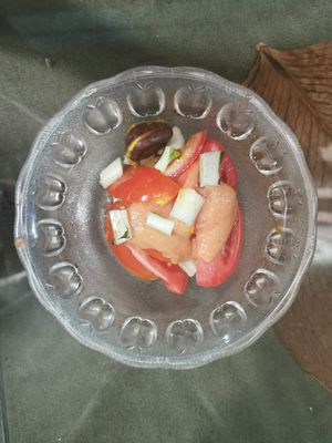 Tomatosalad at Bananas in Iquitos