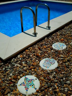 New handmade stepping stones from my lovely vegan friend. They look so lovely by the pool at Casa Das Flores in Tomar