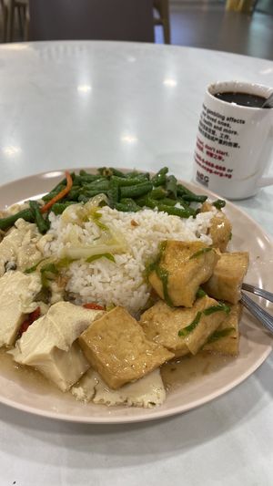   at Shi Man Lou 食满楼 in North Singapore