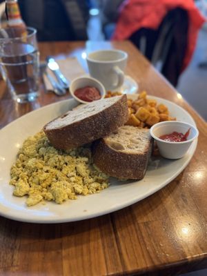 Breakfast platter with crispy potatoes and sourdough toast #Veganuary at SEA - Floret in Seattle