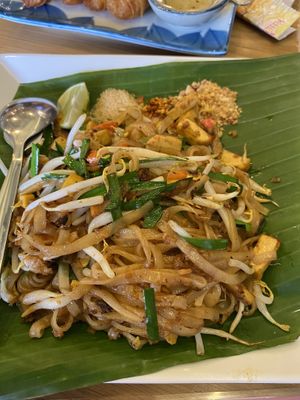 Main Course  at Home Cafe Tha Tian in Bangkok