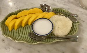 Sticky rice with mango   at Home Cafe Tha Tian in Bangkok