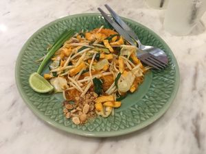 Pad thai with tofu  at Home Cafe Tha Tian in Bangkok