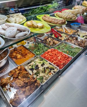 Today's dishes ~ 14/6/22 at Toa Payoh Lorong 8 - Vegetarian Stall in Central Singapore