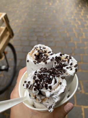 Peanutbutter, brezel, chocolate 😻 at Delabuu Ice Cream in Berlin