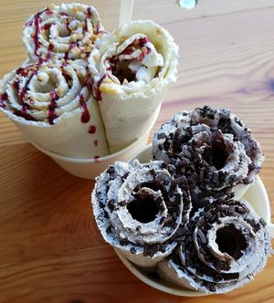 Vegan ingredients: Oreo cookies, hazelnut spread, chocolate sprinkles at Delabuu Ice Cream in Berlin