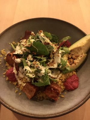 Vegan Bowl at roots - Schanzengraben in Zurich
