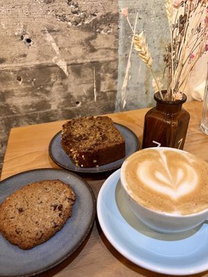 Banana bread, cookie, and cappuccino with sproud milk #Veganuary at roots - Schanzengraben in Zurich