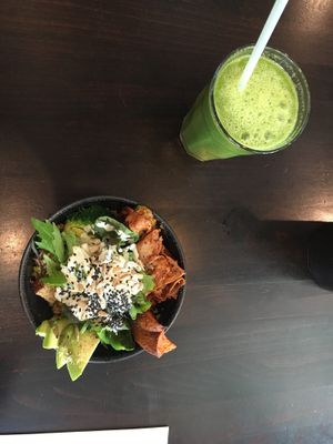 protein bowl with green juice  at roots - Schanzengraben in Zurich