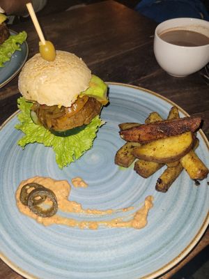 SOUL burger at Casa Loma in Minca