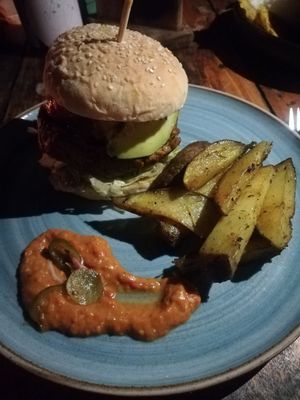 Burger at Casa Loma in Minca