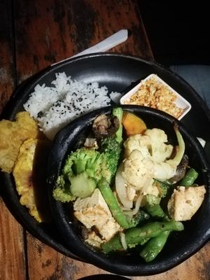 Caribbean curry at Casa Loma in Minca