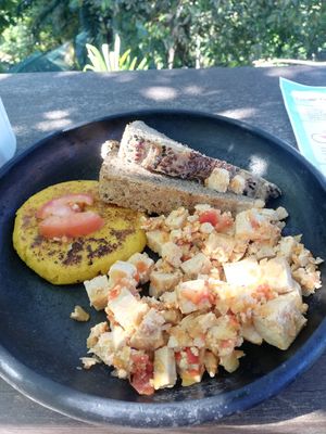Included breakfast at Casa Loma in Minca