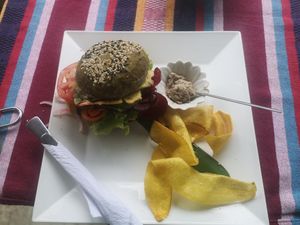 Vegan burger at Duni in Minca