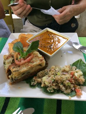 Vegan menu of the day (pumpkin soup, lentil/vegetable/mashed potatoes from the oven and quinoa salad)  at Duni in Minca