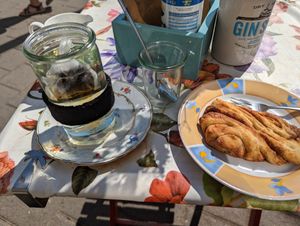 Franz and tea. at In Guter Gesellschaft in Hamburg