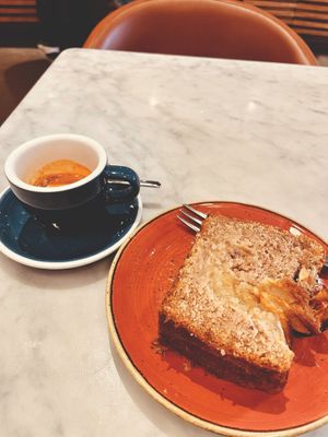 vegan apple cake at Barnum Cafe in Rome