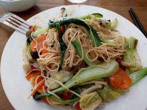 Fried noodles at Huong Khach in Da Nang