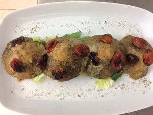 Cardoncello mashroom with confit cherry tomatoes  at Pesto di Pistacchio in Trani