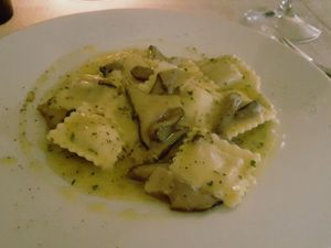 Ravioli al doppio cardoncello tartufato at Pesto di Pistacchio in Trani