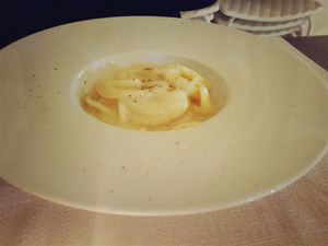 Spaghettone cacio e pepe at Pesto di Pistacchio in Trani