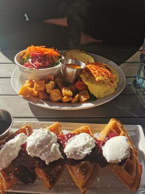 Vegan brunch, Benny & sweet waffles at MeeT in Yaletown in Vancouver