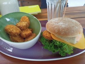 Truffle mayo burger and nuggest at Hans Im Glück in Berlin