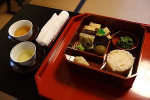 Shojin ryori meal at Daitokuji Ikyu in Kyoto