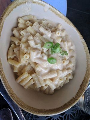mac and cheese at Grey Cells Green in Windsor