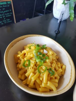 mac n cheese at Grey Cells Green in Windsor