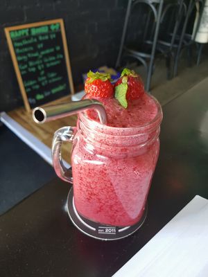 berry smoothie at Grey Cells Green in Windsor