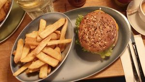 Burger at Hans im Glück in Dresden