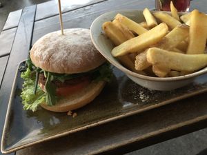 Fabelhaftige burger at Hans im Glück in Dresden