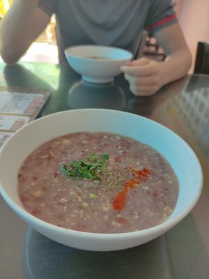 Lotus seed porridge at Huyen Trang in Da Nang