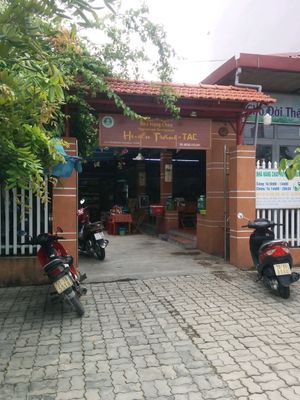 store front at Huyen Trang in Da Nang