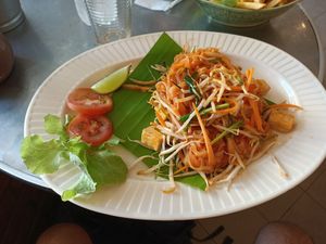 Pad Thai NO egg at Connect Cafe in Chiang Rai