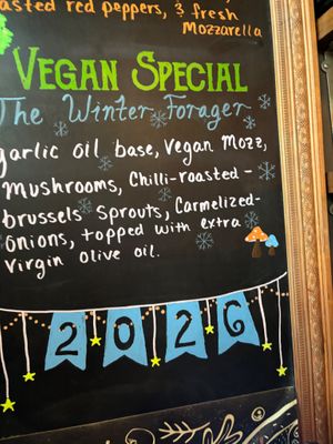 Great vegan pizzas! Lots of choices! This place is so good, they make their own almond ricotta! They have a separate vegan menu. Prices are great! They have a great rewards program at Fine Folk Pizza in Fort Myers