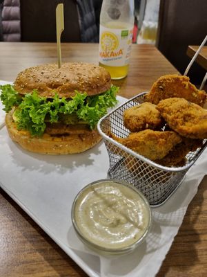 Vegan Cheesburger and "Steirer Nuggets" with mate tea at Die Grüne Karotte in Graz