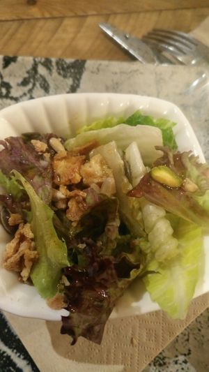 Ensalada de acompañamiento at Enkuentro Cocina Natural in Castellon De La Plana