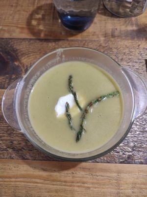 Crema d'espàrrecs at Enkuentro Cocina Natural in Castellon De La Plana