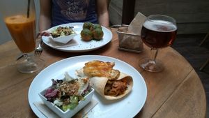 Burrito de seitán y Albóndigas de avena con salsa verde at Enkuentro Cocina Natural in Castellon De La Plana
