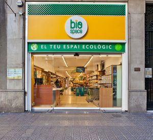 Entrance at Herbolario Navarro in Barcelona
