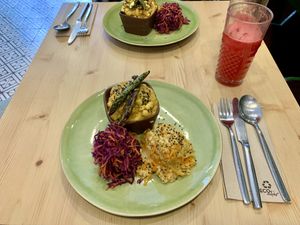 Prato do dia : Caril de feijão ✨  at O Macrobiotico in Porto