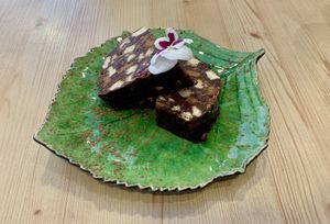 Salame de cacau e frutos vermelhos   at O Macrobiotico in Porto