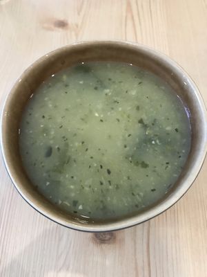 Crema de calabacín com verduras at O Macrobiotico in Porto