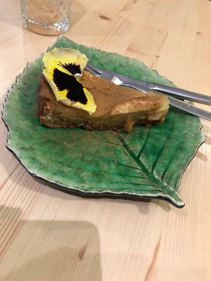 Apple pie at O Macrobiotico in Porto