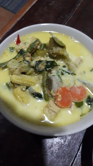 Green curry tofu at Lucky in Koh Samui