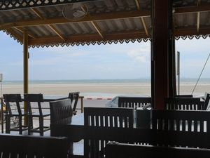 Aussicht auf den Strand und das Meer at Lucky in Koh Samui